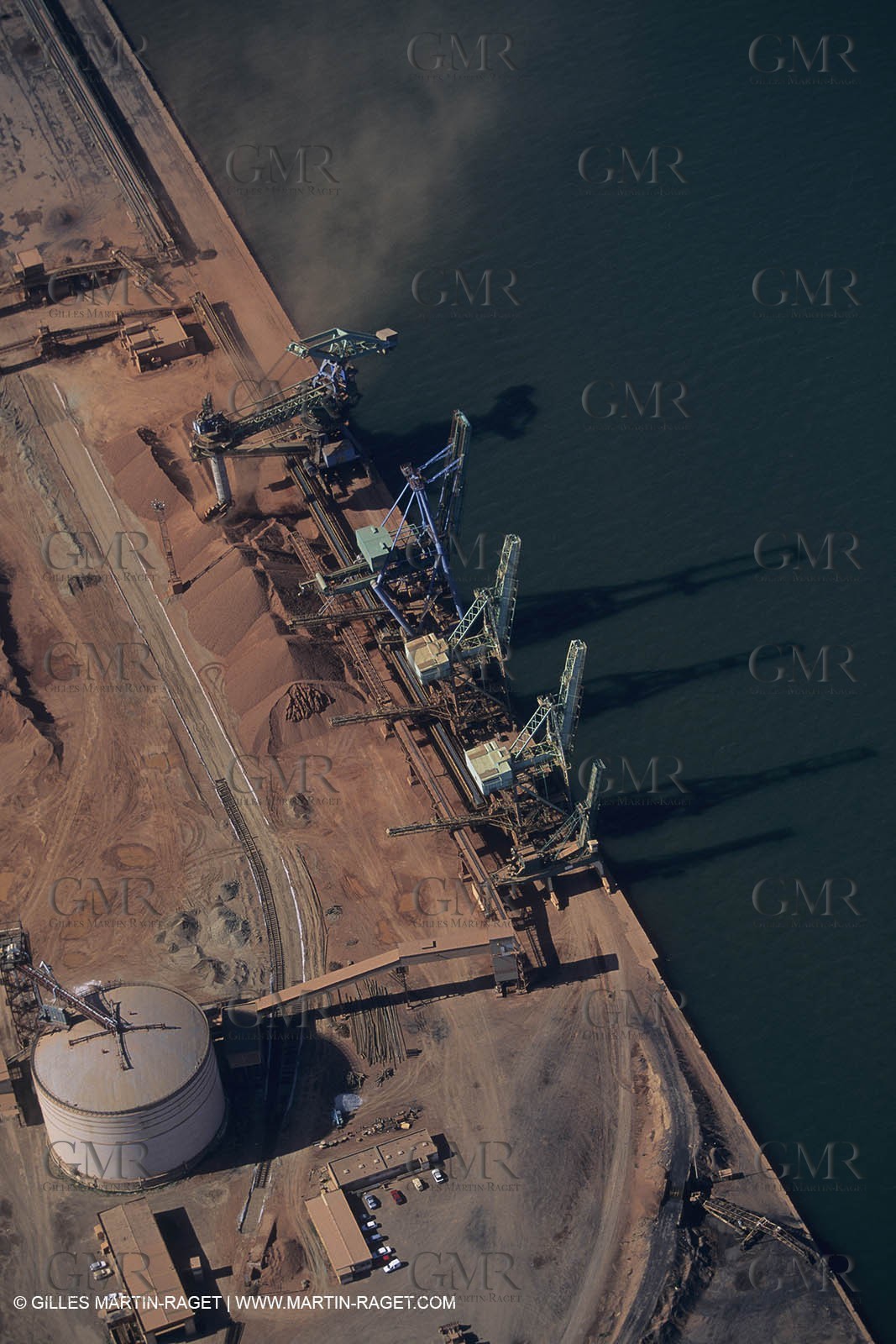 Marine world, Harbor operations