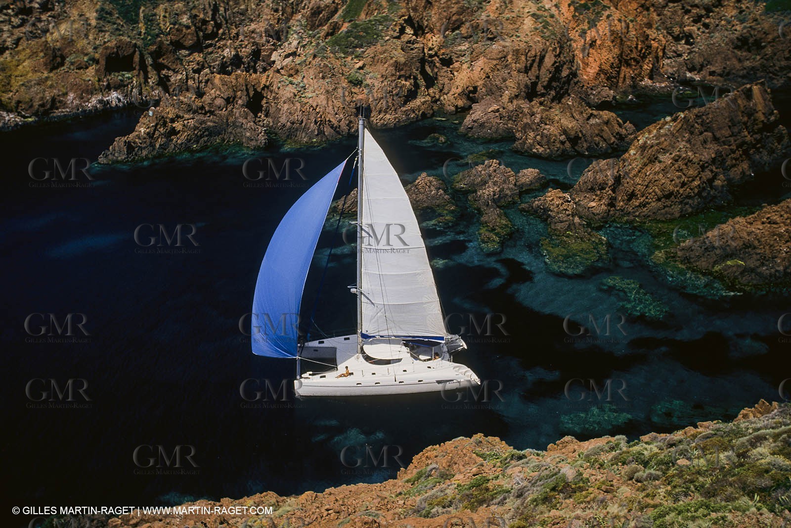 Sailing, cruising, multihull under sail