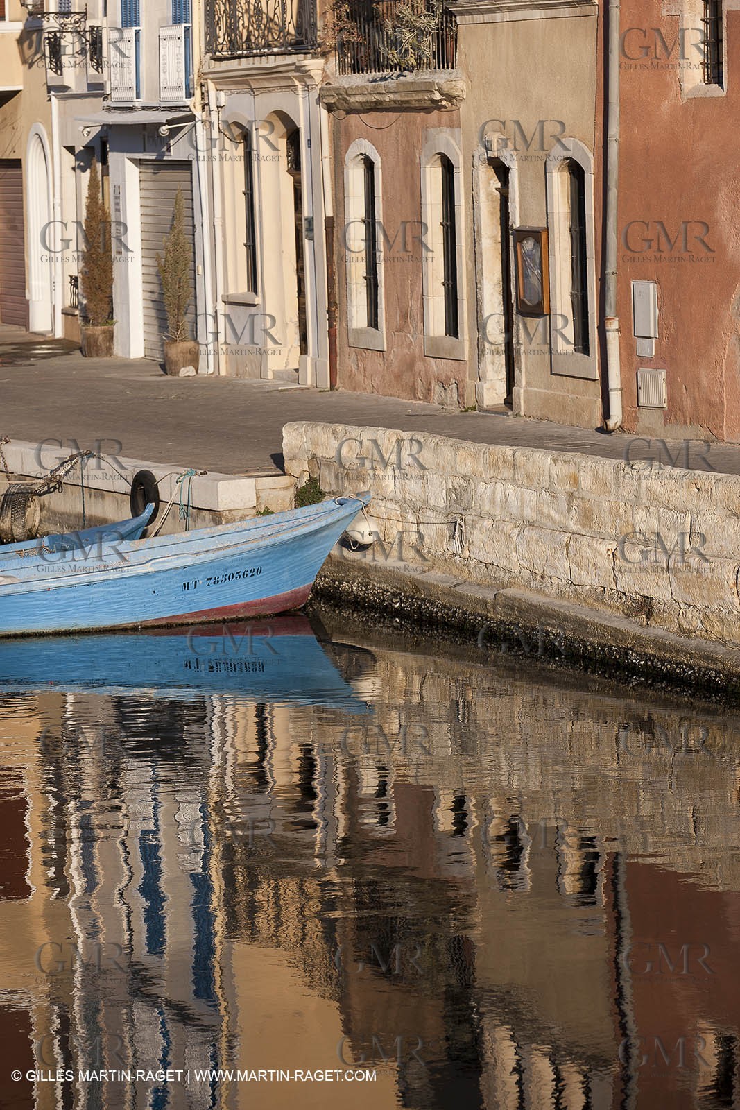 14 03 2012 - Martigues (FRA,13) - neighborhood Le Miroir (the mirror)