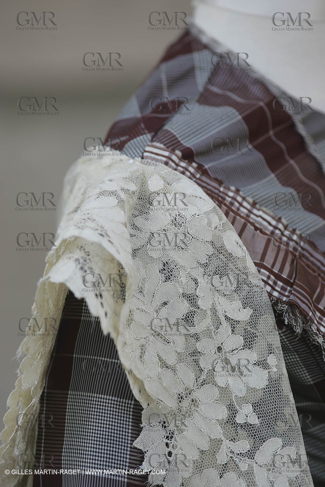 May 2004 - La Tour d'Aigues (FRA, 84) - Old costumes for women of the South exhibition