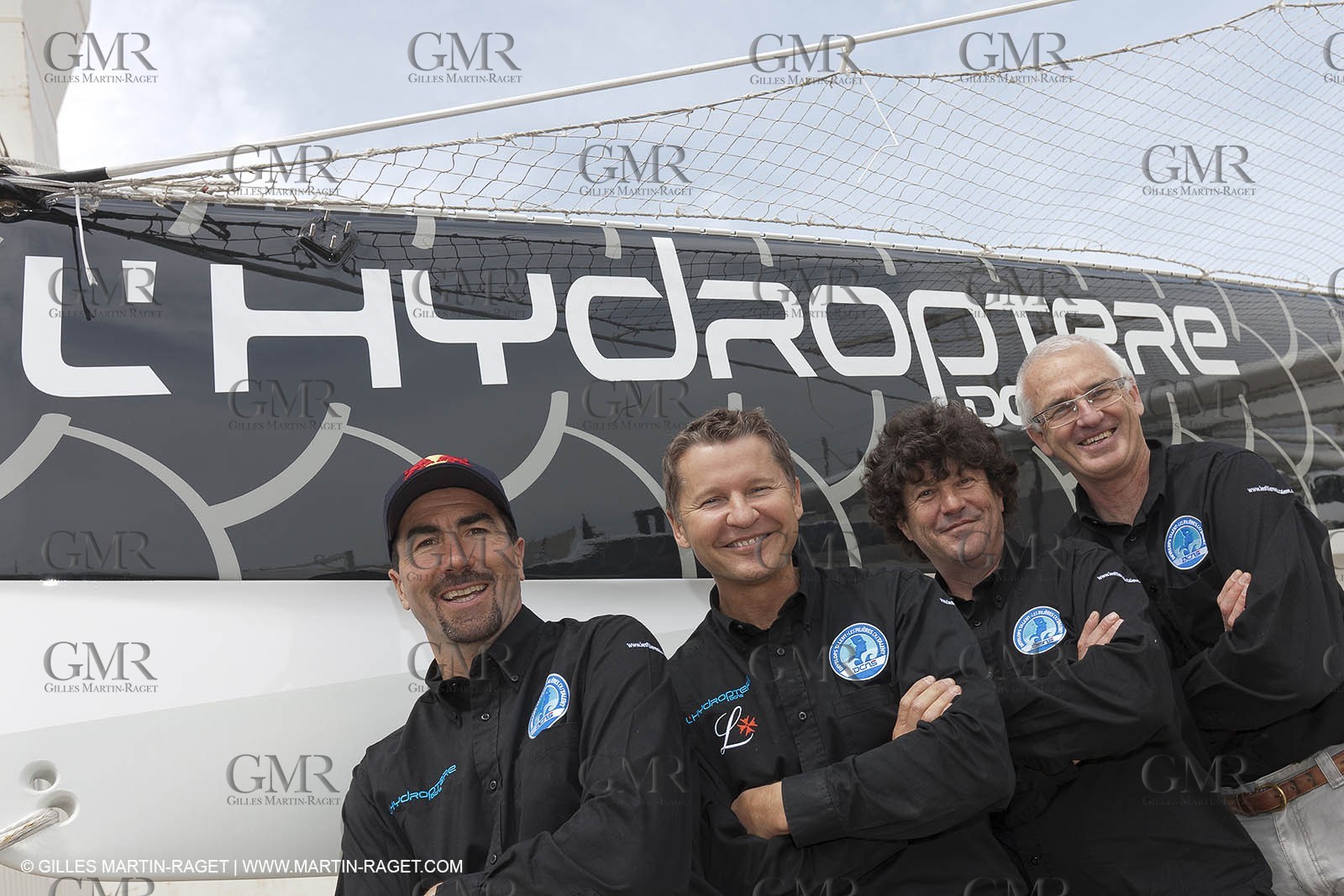 18 04 2012 - La Ciotat (FRA,13) - L'Hydroptère en préparation - Présentation du  nouvel équipage - Luc Alphand, Alain Thébault, Jean Le Cam, Yves Parlier