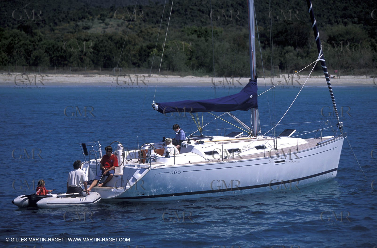Cruising monohull mooring