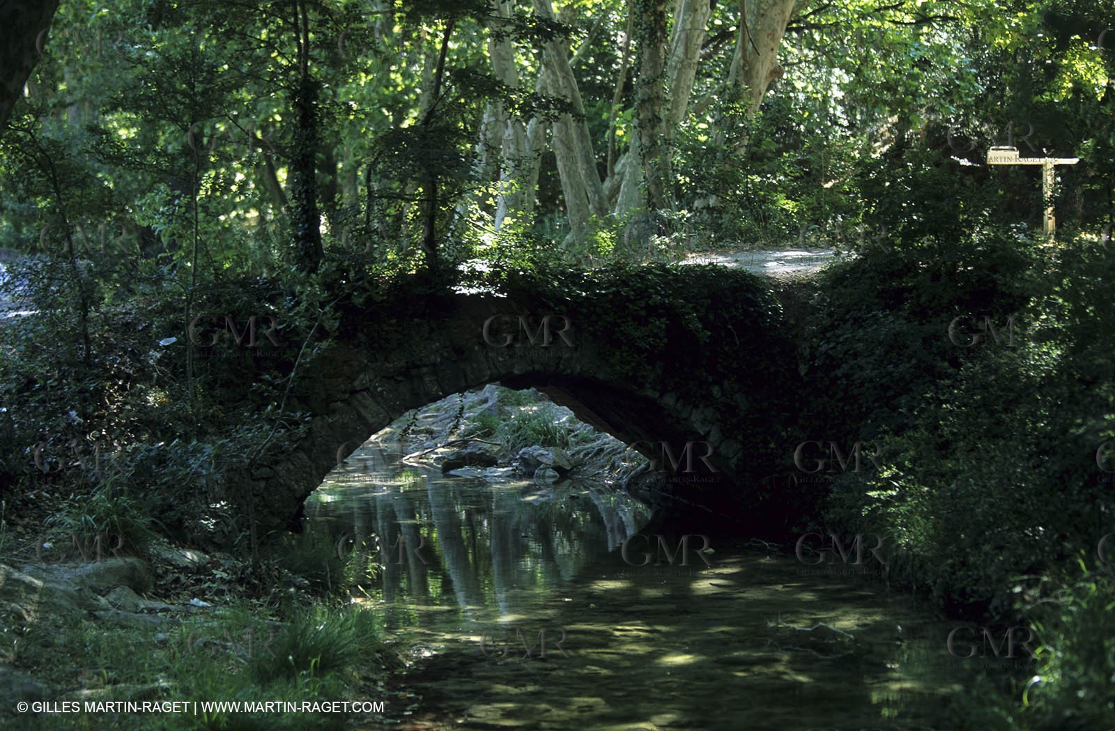 Huveaune river at Sambuc