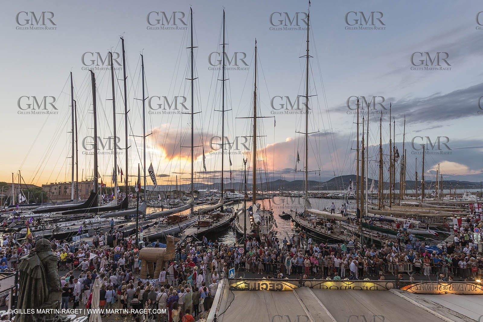 02 10 2014, Saint-Tropez (FRA,83), Voiles de Saint-Tropez 2014, Day 4, défilé des équipages   crew parade