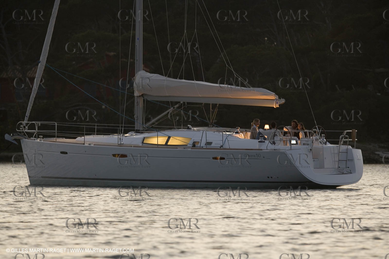 Cruising monohull mooring