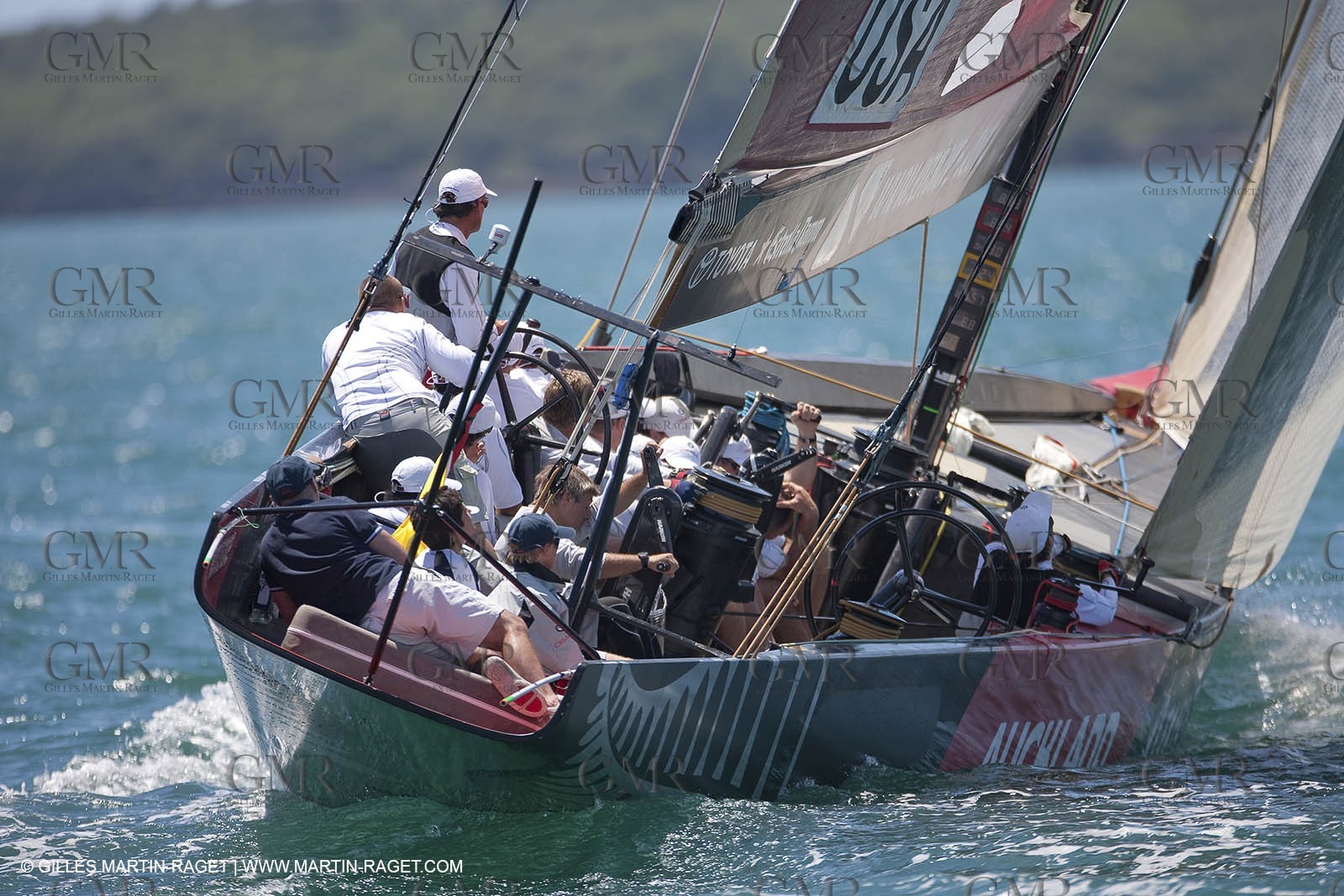 23 01 2009 - Auckland (NZL) - Louis Vuitton Pacific Series - BMW ORACLE Racing - Tuning up onboard Emirates Team New Zealand yacht