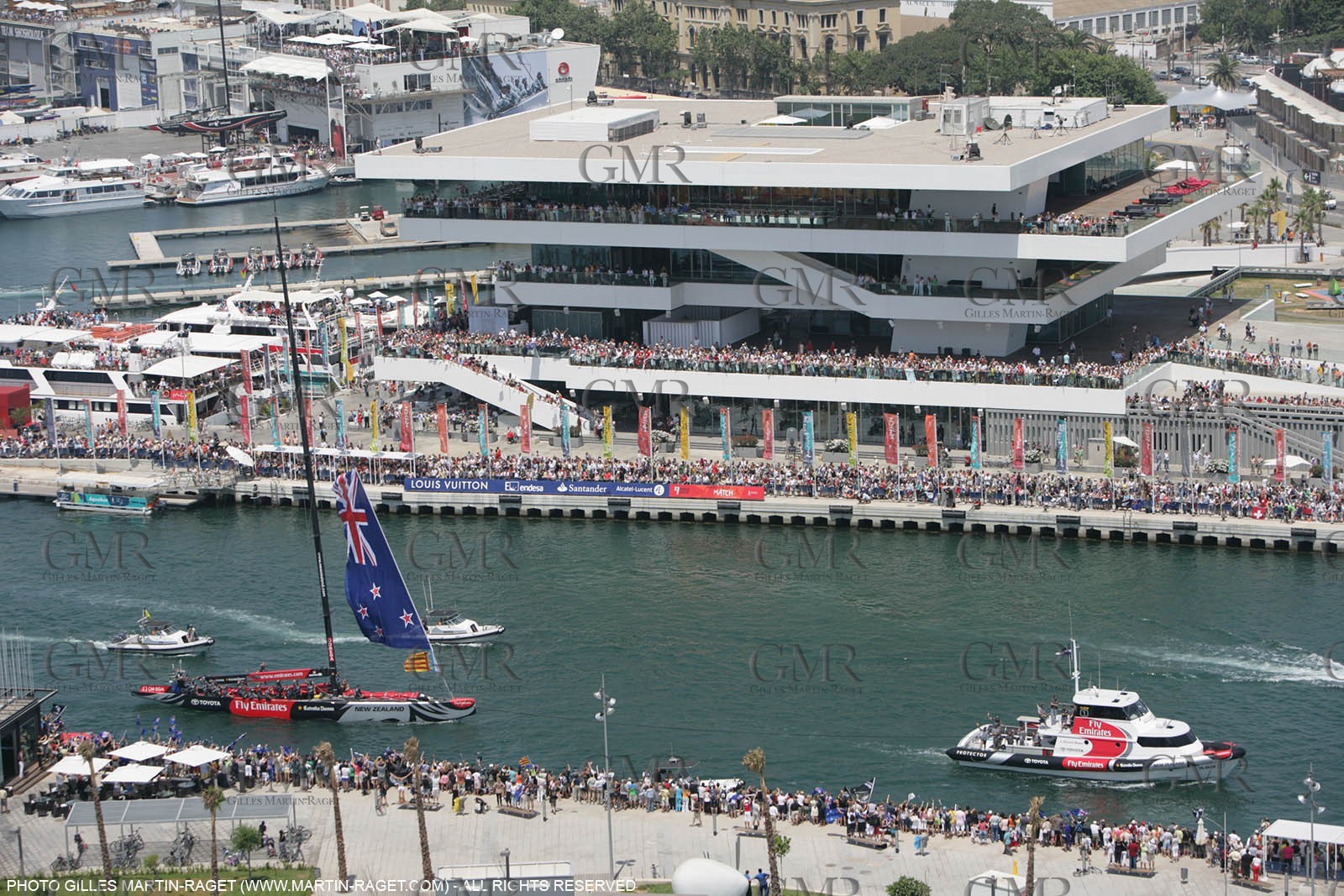 2' 06 2007-Valencia (Spain)- 32nd America's Cup - Final Match - Day 2