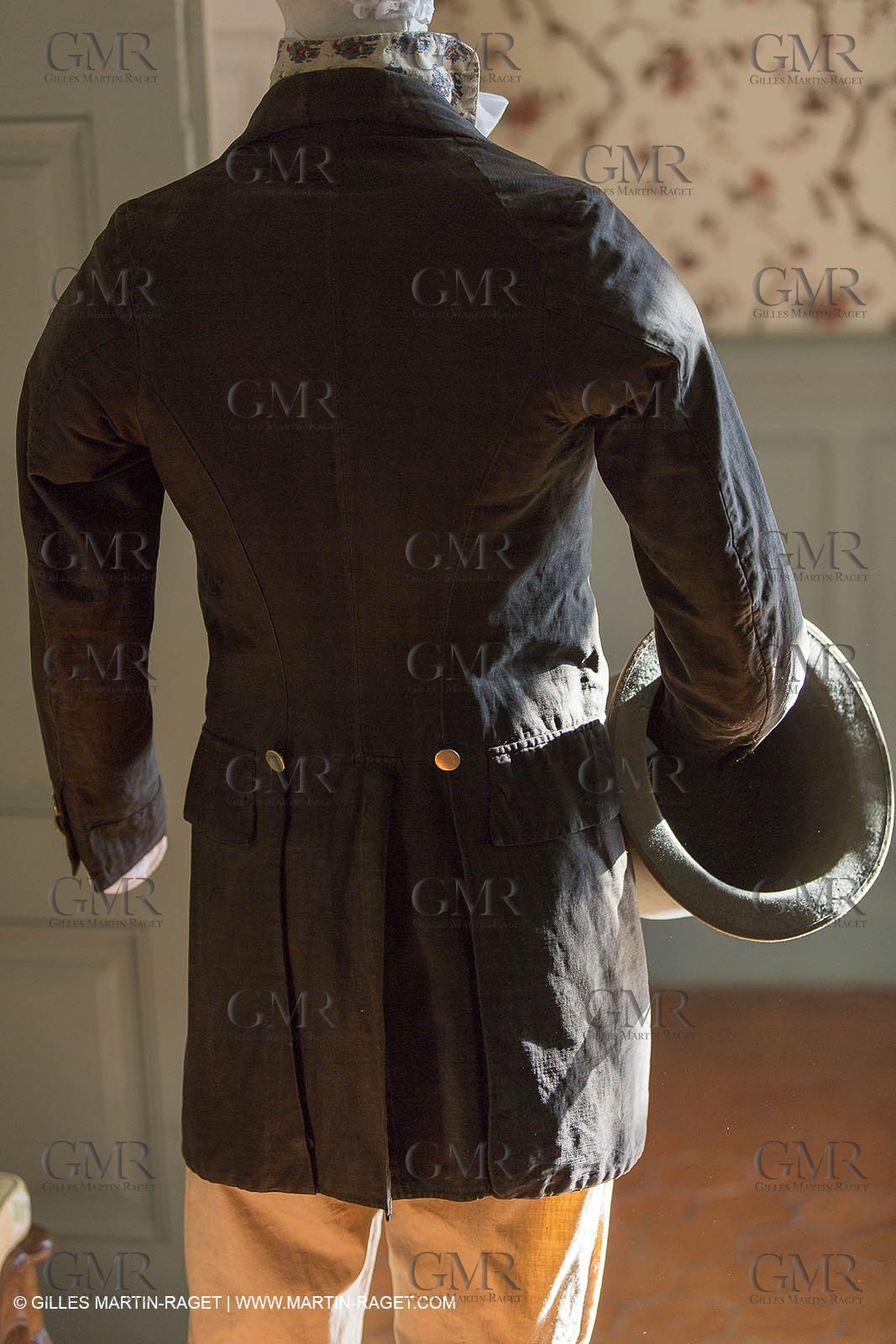 31 10 2013 - Ansouis (FRA,84) - Chateau d'Ansouis - Costumes de l'exposition Habits d'hommes