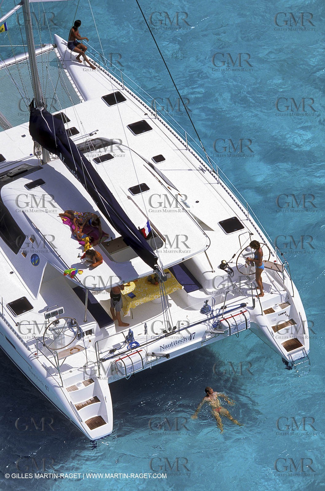 Multicoque au mouillage