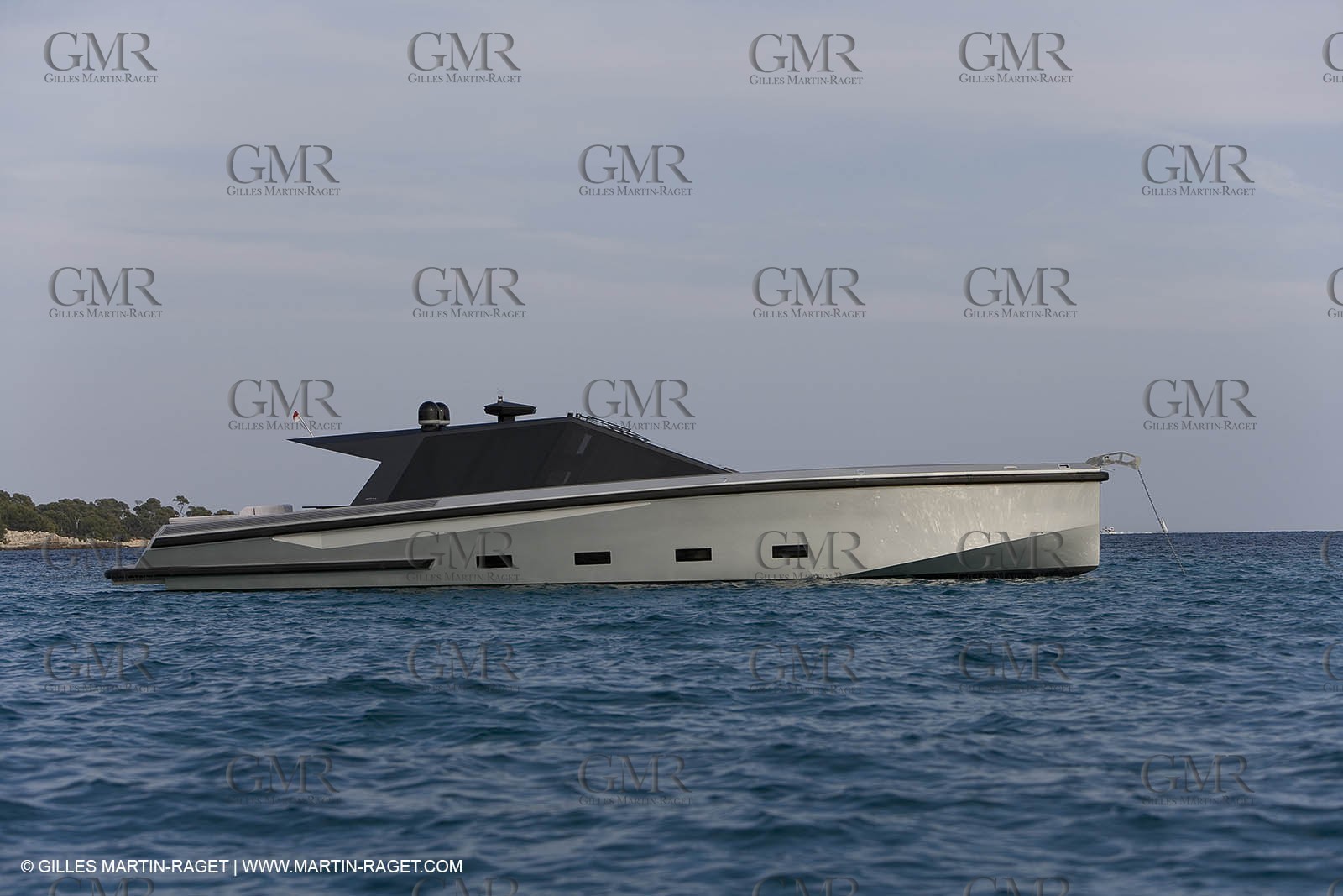 29 09 2007 - St Jean Cap Ferrat - Wally Yachts - Wally Power 70 - Lau Lau