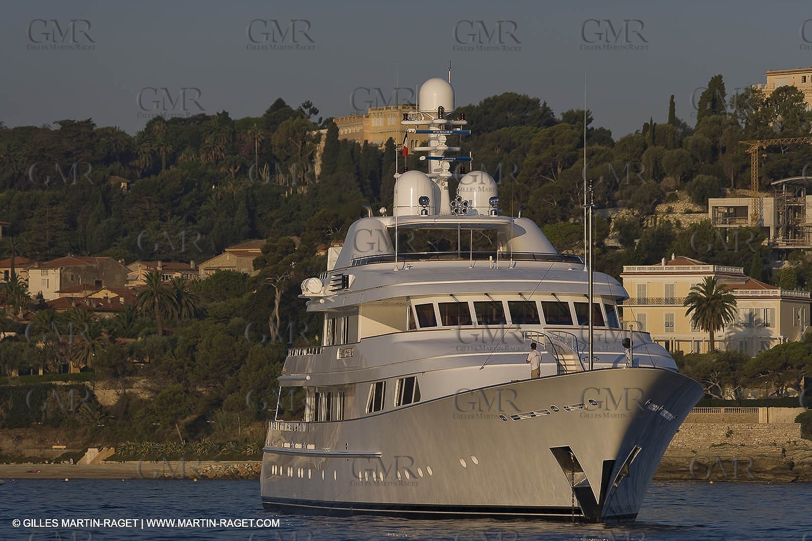 28 07 2007 - St Jean Cap Ferrat - SuperYachts - Motor Yachts - Hampshire
