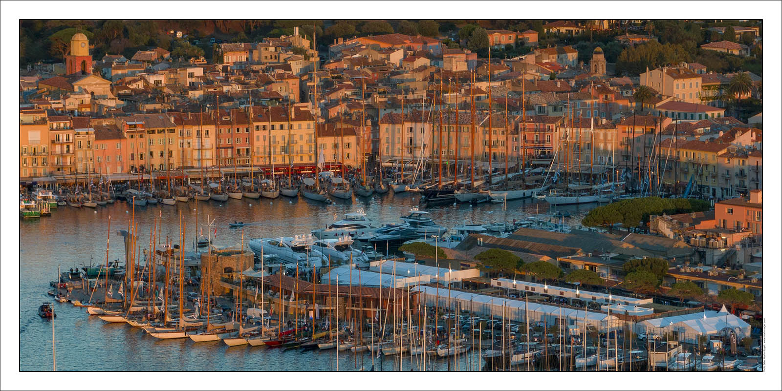 Product: in house made quality print on 8 ultrachome colors Epson ink Jet printer.Available sizes:. 50 x 100 cm. 100 x 200 cmAvailable papers:. Standard 250 gr glossy paper print, black streak, white margin, no signature. Top quality glossy 290 gr. paper, black streak, white margin, checked and signed by the author. Fine Art print (signed, numbered, stamped, registered) on demand. Other supports (Canvas, Acrylic, Metal) on demandPackaging: cylindric reinforced tubeShipping options: regular mail or Shipping companyClick on the basket icon to select your options and start the online ordering process