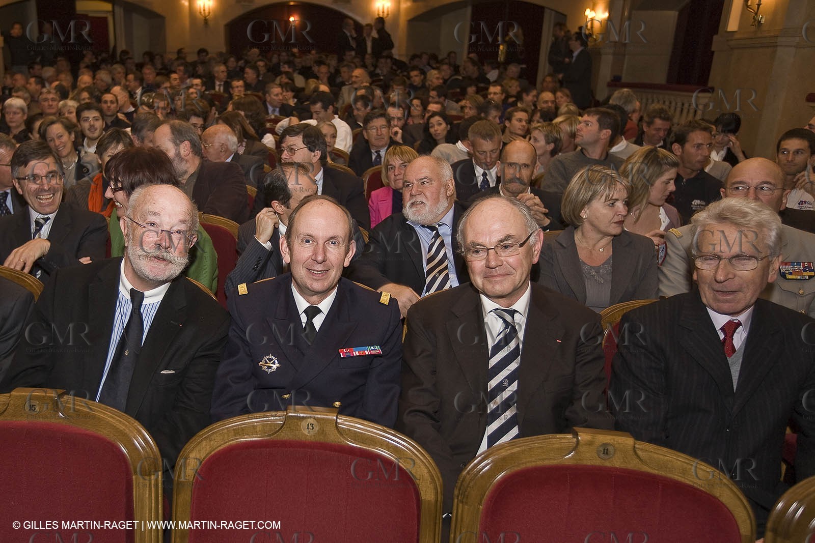 08 12 08 - Paris - Théatre Edouard VII - FFV - Soirée des champions 2008 - Election du marin de l'année 2008 : Francis Joyon