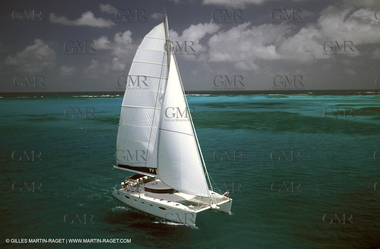 Multicoque sous voile