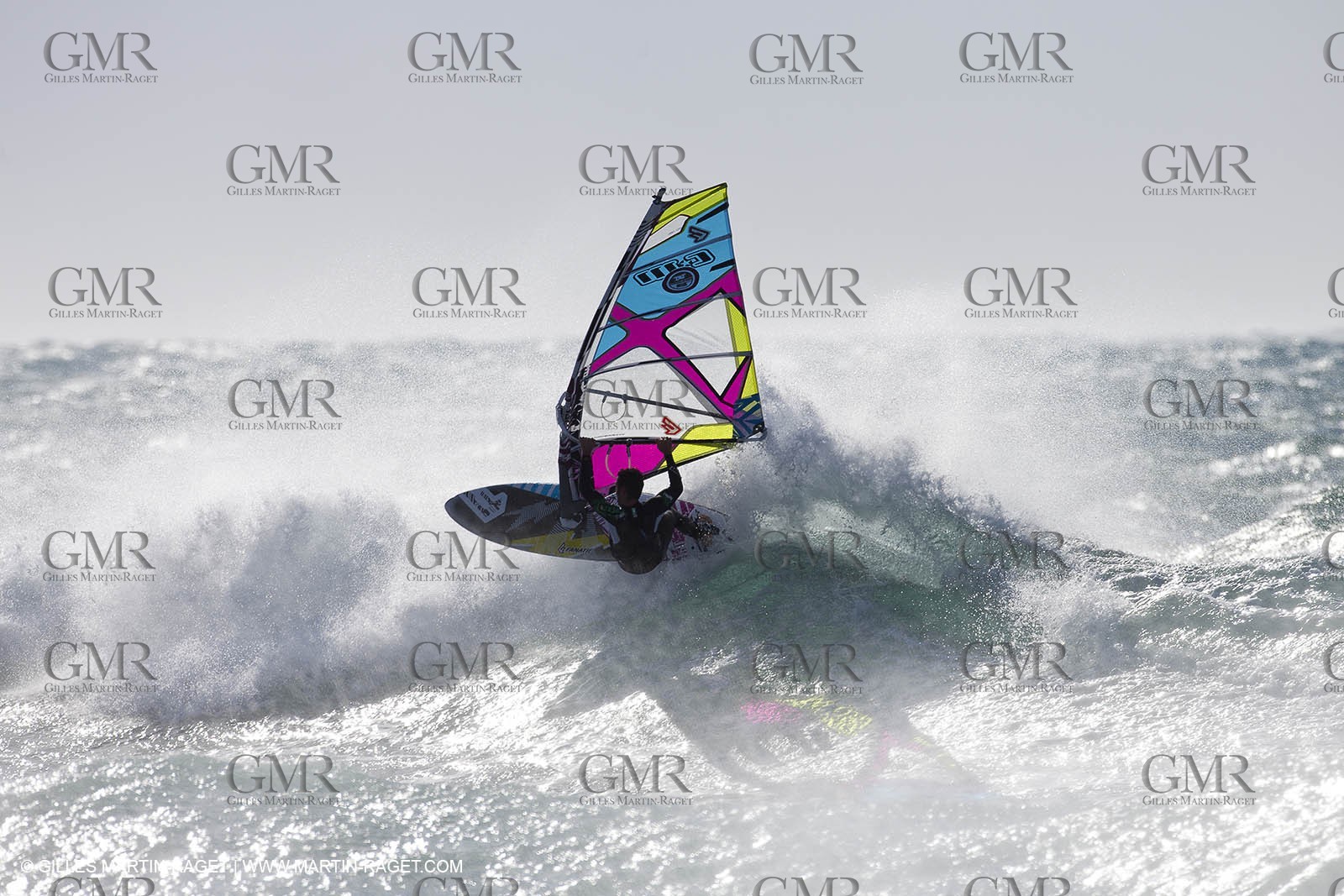 25 10 2010 - Marseille (FRA,13) - Gale Force 9 on the sailboard spot