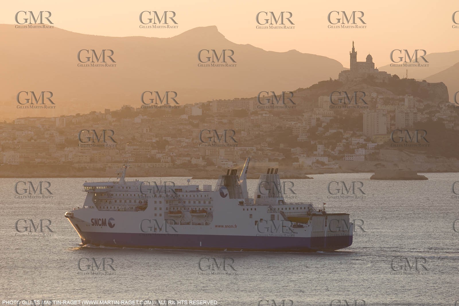 20 06 2008 - Marseille (FRA, 13) - Cruising among the local islands and creeks