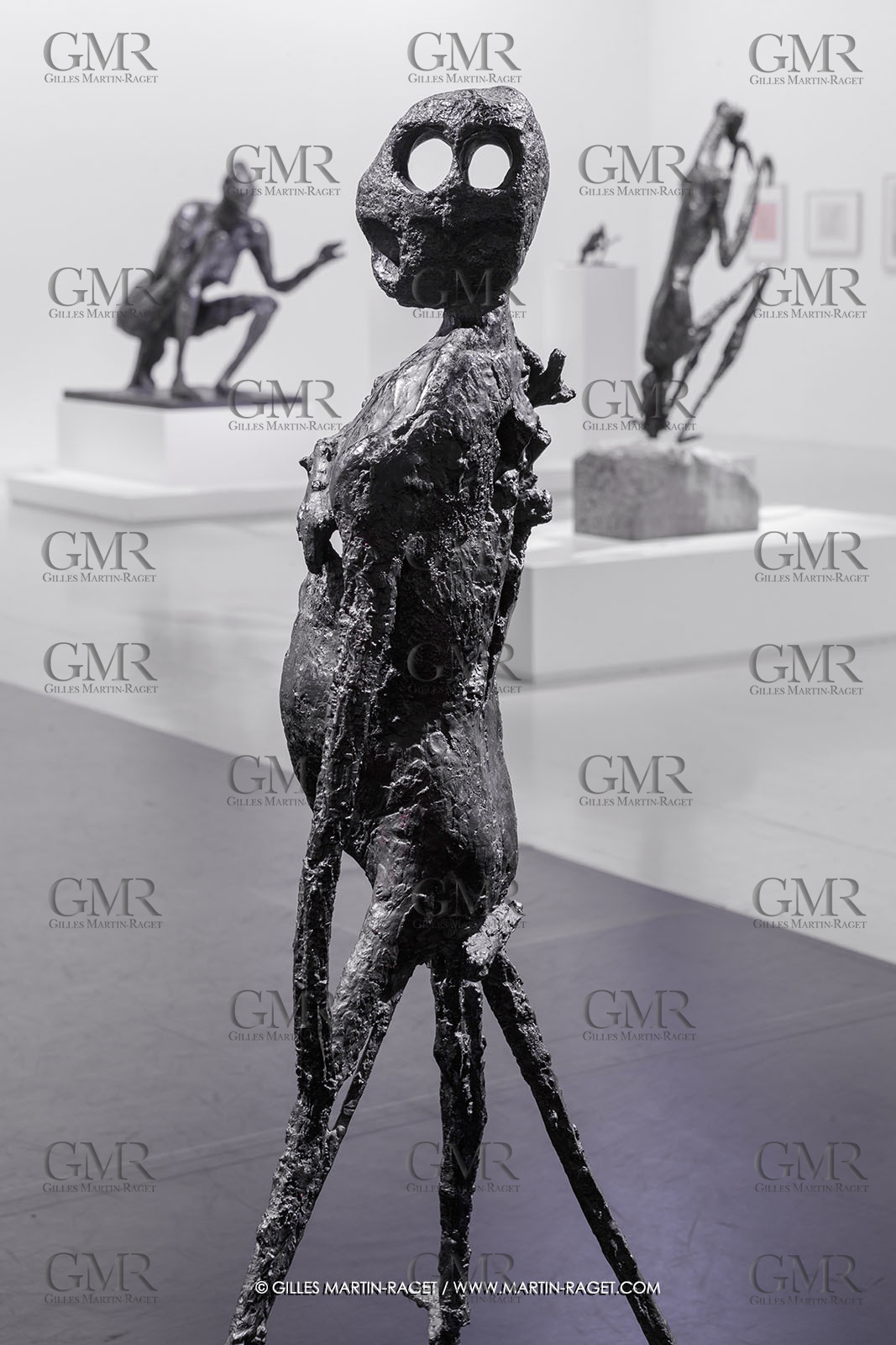 02 05 2023, Paris (FRA), oeuvre de Germaine Richier, Exposition Centre Pompidou 2023,  Le Berger des Landes 1951, Bronze Patiné foncé, Fondeur : C Valsuani, Paris, 149 x 80 x 60 cm, Louisiana Museum of Modern Art,  Humleback, Donation The New Carlsberg Foundation