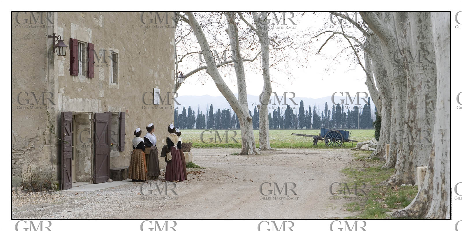 Produit : Tirage photo réalisé par nos soins sur imprimante jet d'encre professionnelle Epson à partir de 8 encres ultrachrome inaltérables (label Digigraphie).Formats au choix : .. 50 x 100 cm. 100 x 200 cmChoix des papiers :. Papier standard brillant 250 gr., filet noir, marge blanche, tirage non signé. Papier haut de gamme satiné 290 gr. filet noir, marge blanche, tirage vérifié et signé par l'auteur.. Tirages d'art (Digigraphies) signées, numérotées, tamponnées, enregistrées sur demande. Autres supports (canvas, acrylique, dibond) sur demandeConditionnement : tube cylindrique renforcé.Options pour l'expédition : . Colissimo + dépôt boîte aux lettres (France uniquement). Colissimo avec signature à réception. Transporteur express (2 jours ouvrés) avec signature à réceptionCliquez sur caddie pour sélectionner votre formule et démarrer la procédure de commande en ligne Produit : Tirage photo réalisé par nos soins sur imprimante jet d'encre professionnelle Epson à partir de 8 encres ultrachrome inaltérables (label Digigraphie).Formats au choix : .. 50 x 100 cm. 100 x 200 cmChoix des papiers :. Papier standard brillant 250 gr., filet noir, marge blanche, tirage non signé. Papier haut de gamme satiné 290 gr. filet noir, marge blanche, tirage vérifié et signé par l'auteur.. Tirages d'art (Digigraphies) signées, numérotées, tamponnées, enregistrées sur demande. Autres supports (canvas, acrylique, dibond) sur demandeConditionnement : tube cylindrique renforcé.Options pour l'expédition : . Colissimo + dépôt boîte aux lettres (France uniquement). Colissimo avec signature à réception. Transporteur express (2 jours ouvrés) avec signature à réceptionCliquez sur caddie pour sélectionner votre formule et démarrer la procédure de commande en ligne