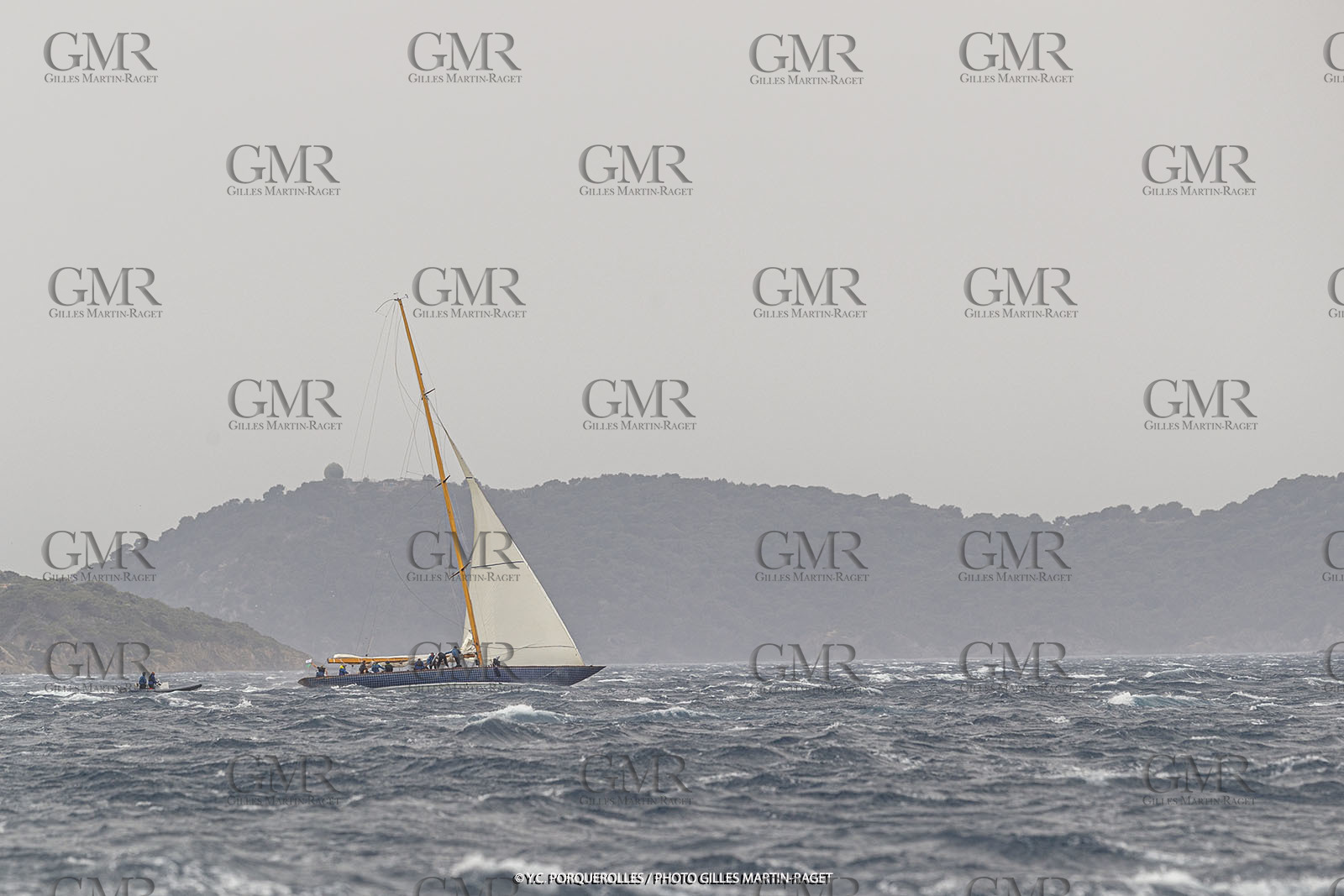 19 06 2024, Porquerolles Island (FRA), Championnat du monde des 12 m JI 2024, Race Day 1