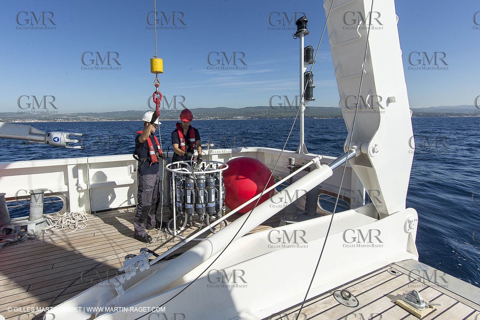 11 09 2014 - la Ciotat (FRA,13) - onboar Al Azzizi, oceanographic research ship buit by H2X boat yard, measure devices manipuation