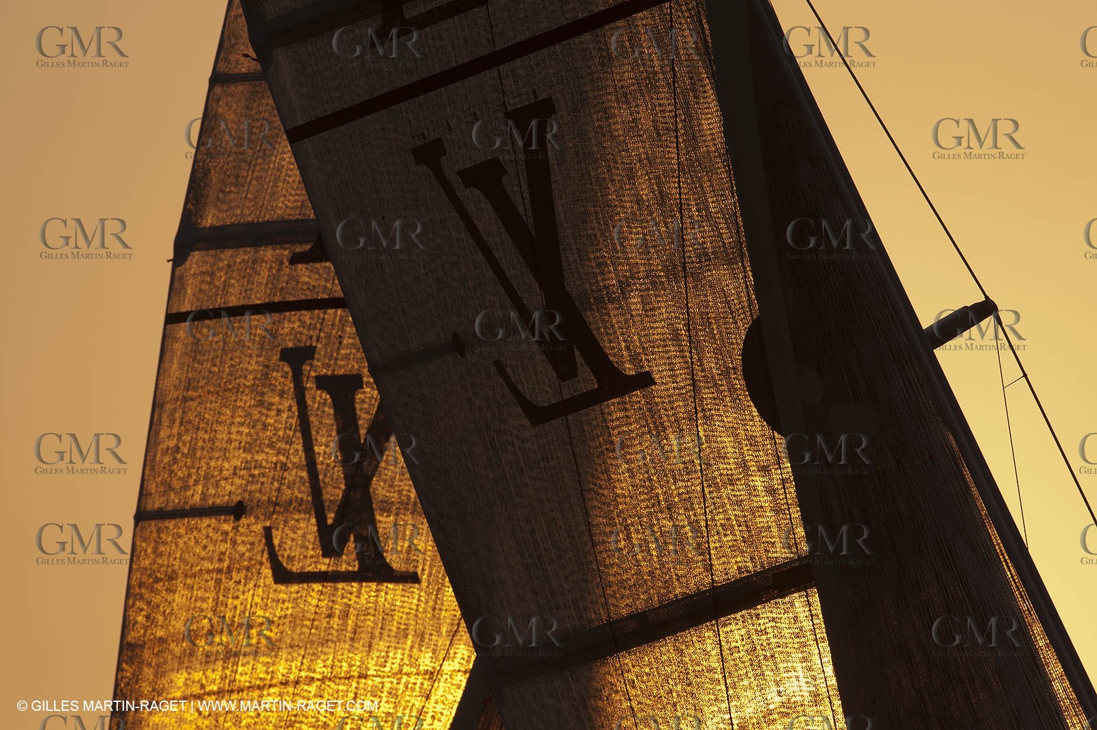 14 11 2010 - Dubai (UAE) - Dubai Louis Vuitton Trophy -  BMW ORACLE Racing - Race Day 1 - Vs All 4 one