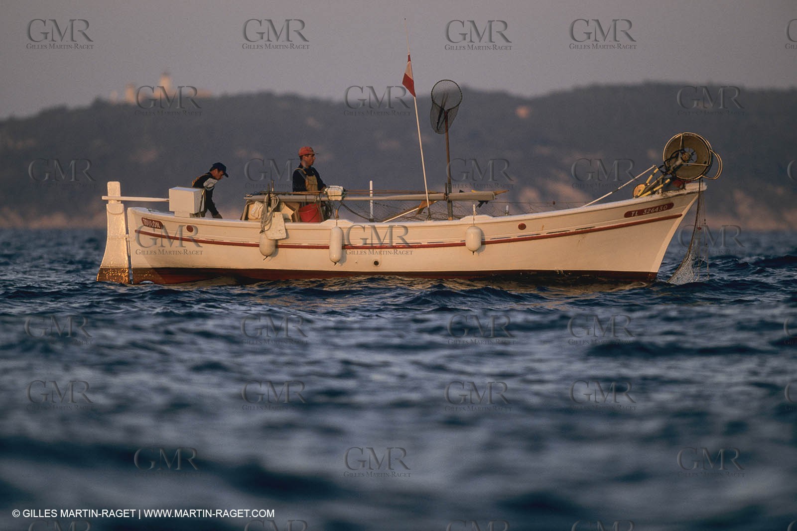 Pêche, barques, pointus, pêcheurs