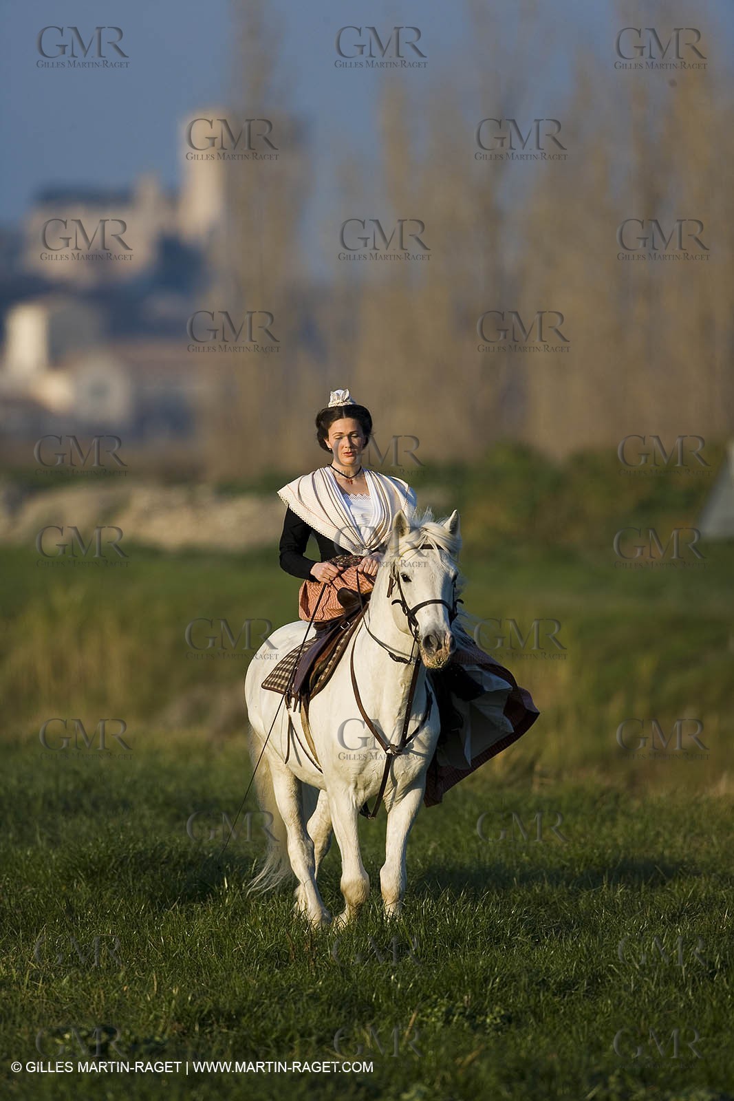 23 02 2007 - Arles, Nathalie Chay, Queen of Arles - Amazone horse riding