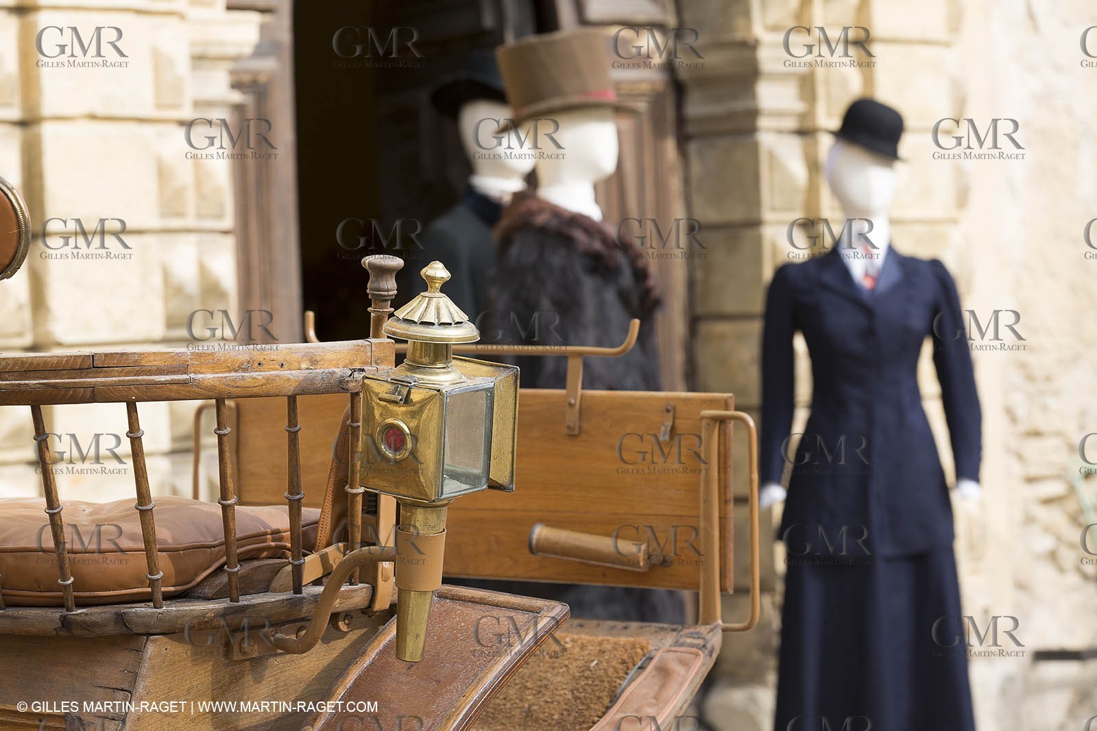 31 10 2013 - Ansouis (FRA,84) - Ansouis castle - Costumes of the exhibit Men costumes