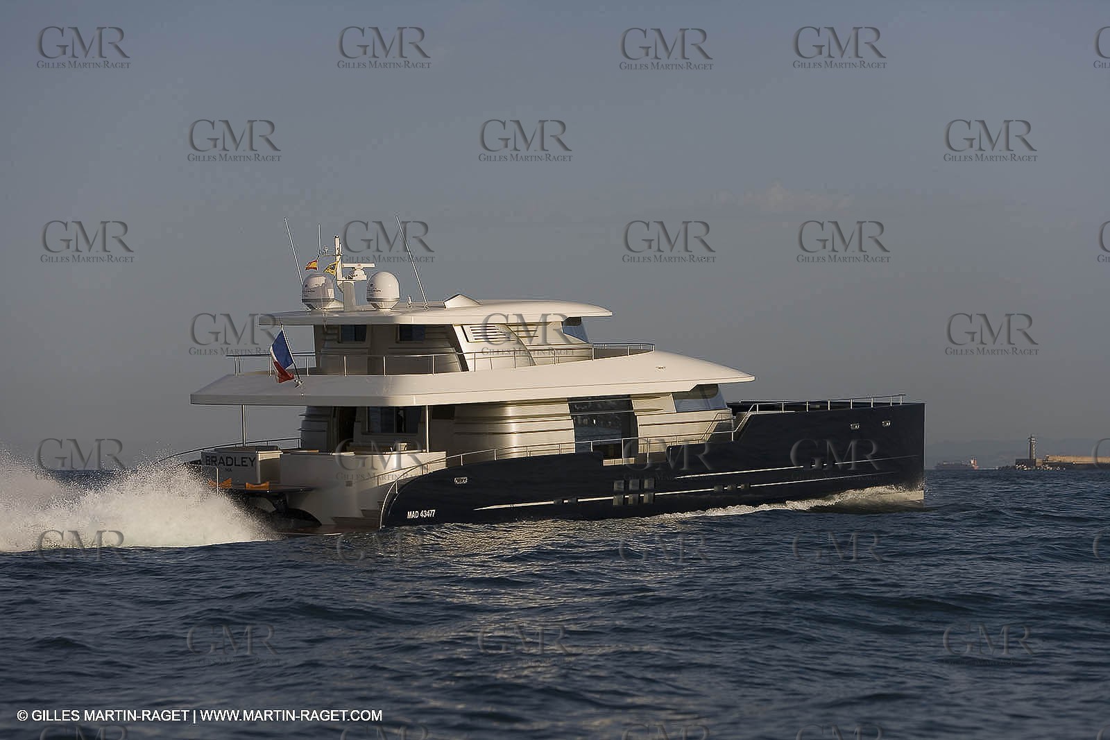 11 06 2007 - Valencia (Spain) - Bradley, super yacht catamaran dessiné par Gilles Vaton et construit par H2X à la Ciotat (France)