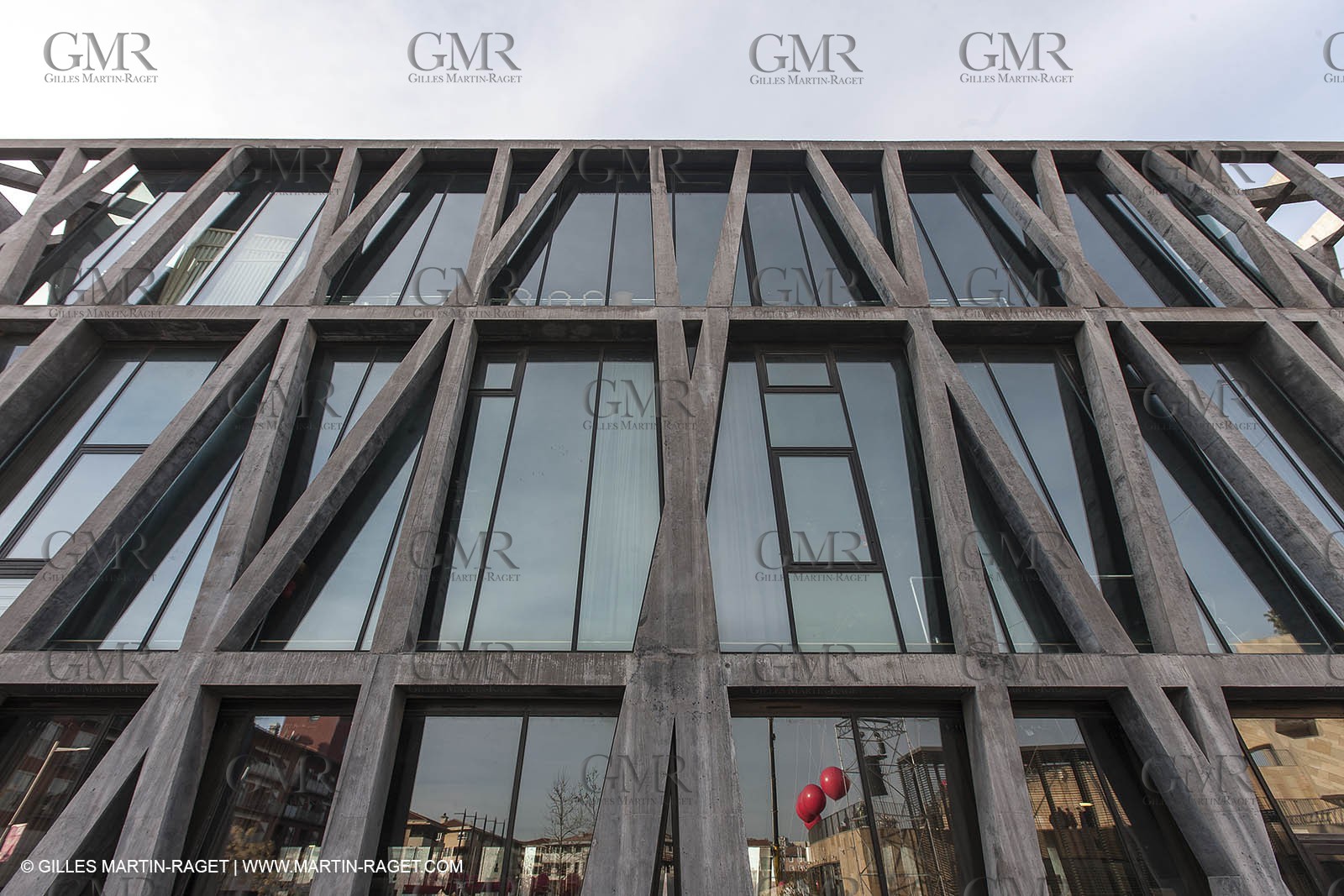 12 01 2013 - Aix en Provence (FRA,13) - Marseille Provence 2013, Capitale Européenne de la Culture, L'Art à l'endroit