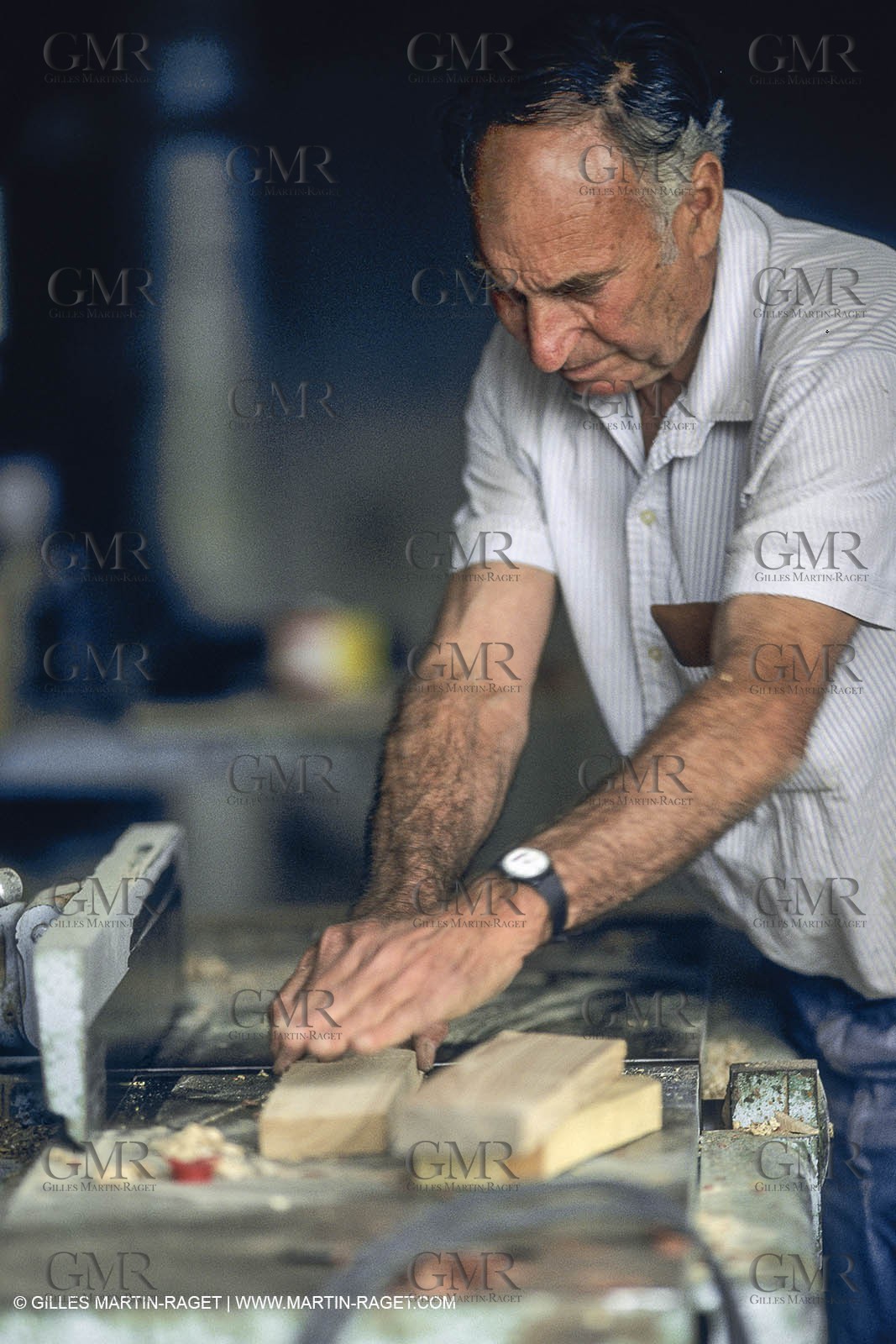 motor boats, claissc runabouts, cefit or Sagitta at Trapani boatyard (Cassis, FRA,13)