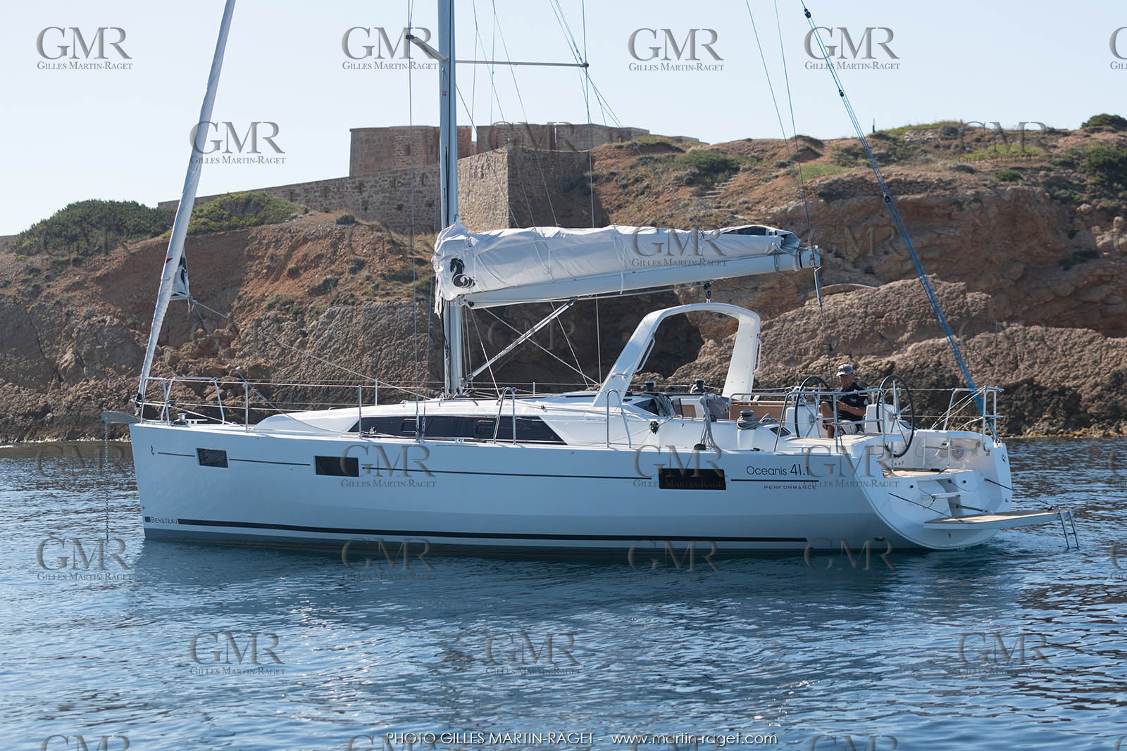 04 07 3017; Les EMbiez (FRA; 83) - Chantier Beneteau; Oceanis 41.1