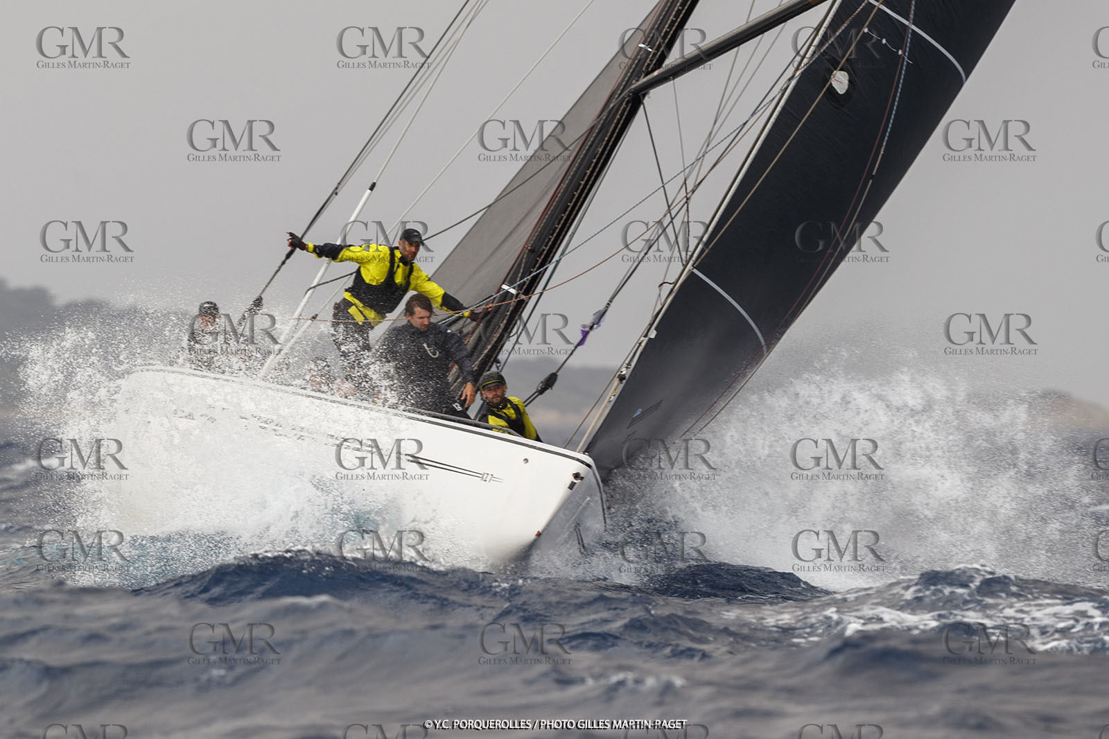 19 06 2024, Porquerolles Island (FRA), Championnat du monde des 12 m JI 2024, Race Day 1