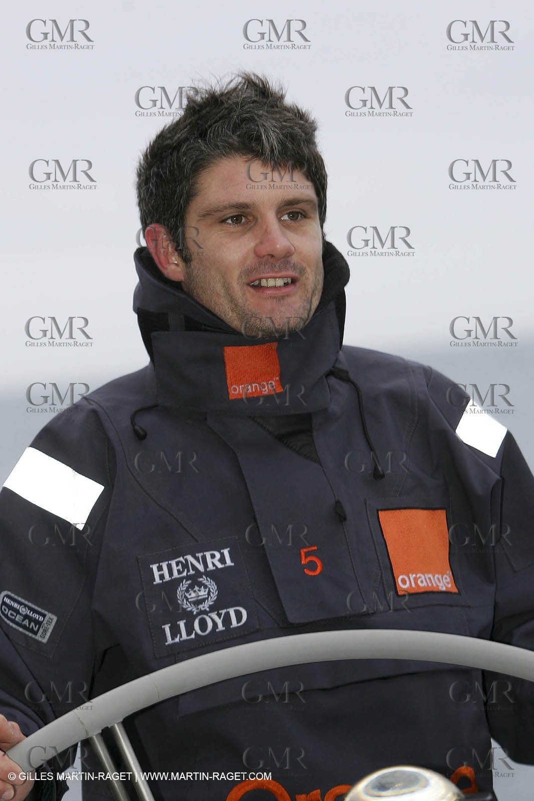 Trophée Jules Verne - Lorient - 30 12 04 - Orange II - Entraînement - A bord - Florent Chastel