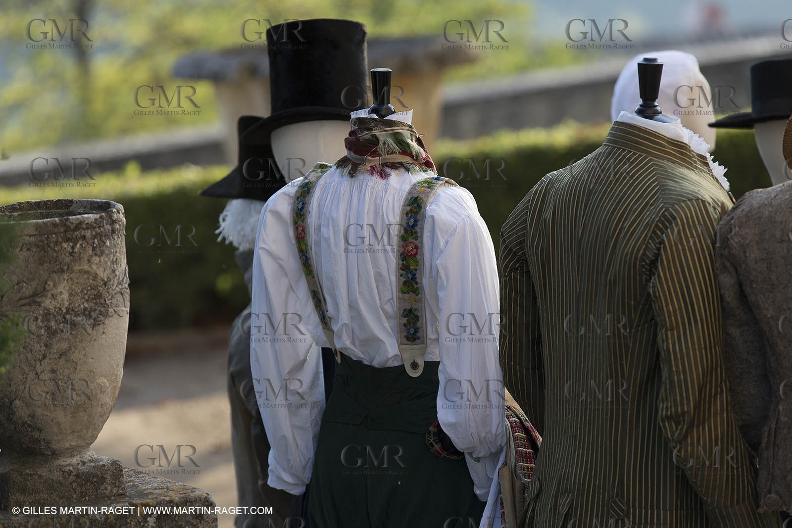 31 10 2013 - Ansouis (FRA,84) - Ansouis castle - Costumes of the exhibit Men costumes