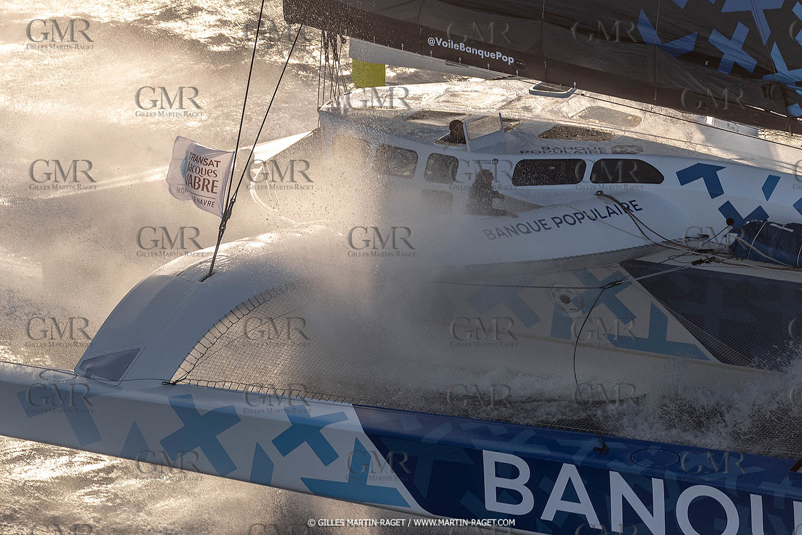 Banque Populaire devant Marseille