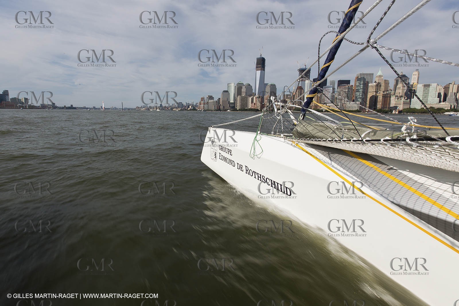 05 07 2012 - New York (USA) - Ocean Krys Race - Speed runs in fornt of NY city