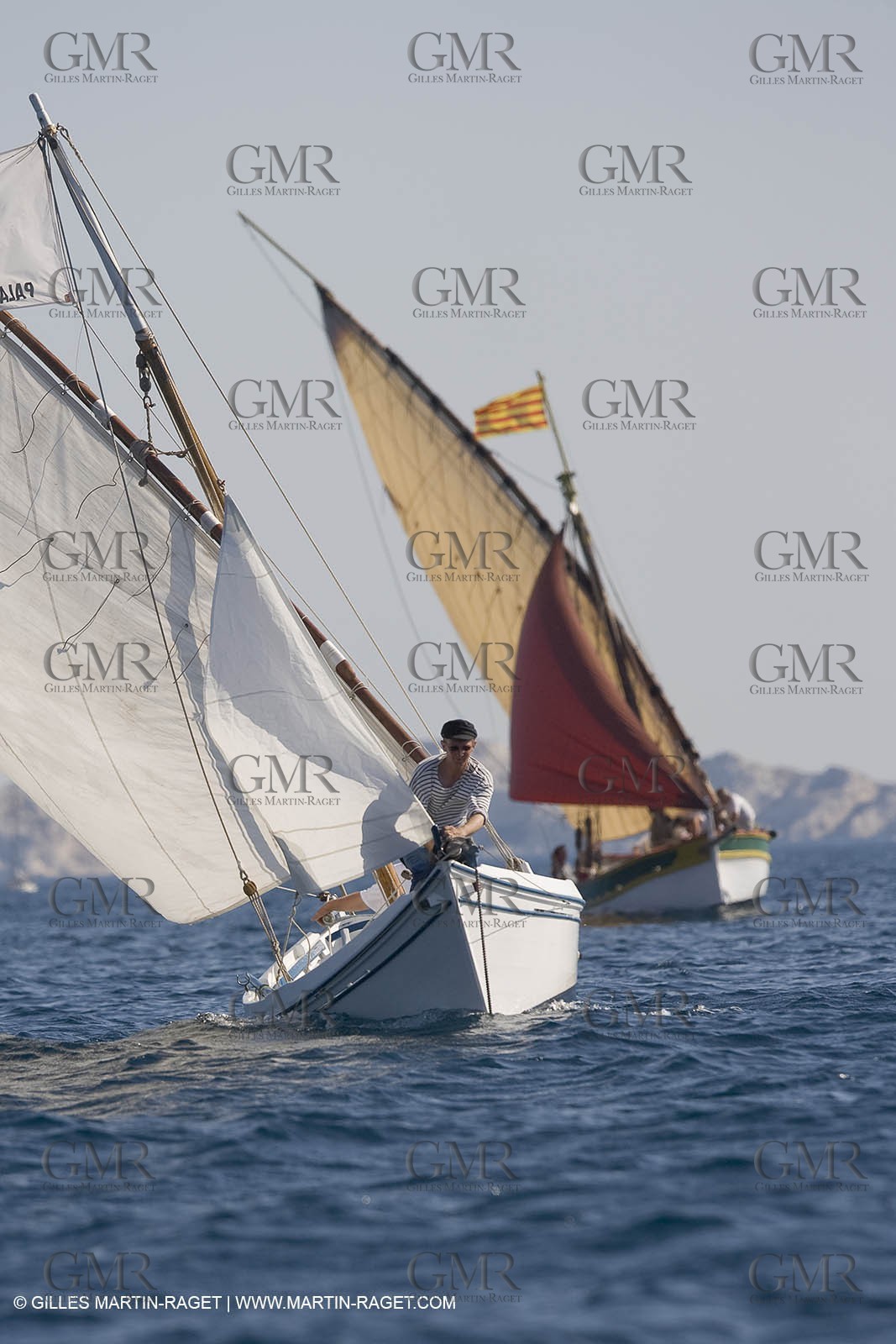 1 09 2007 - Marseille (FRA, 13) - Latin rigs in l'Estaque (Marseille north bay village)