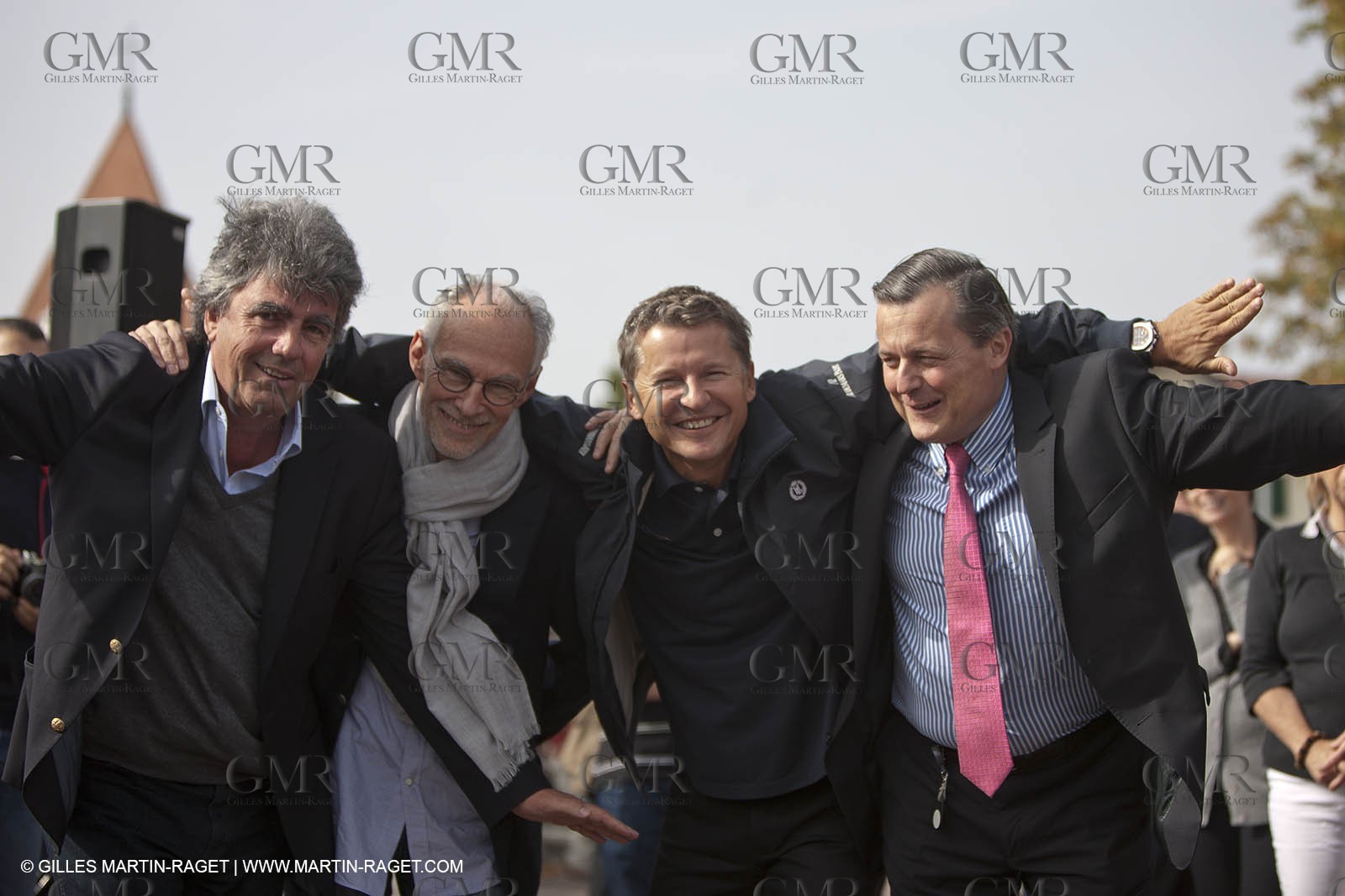 08 10 10 - St Sulpice (SUI) - Mise à l'eau de l'Hydropptere.ch - Patrick Aebischer (EPFL), Alain Thébault (skipper), Thierry Lombard (Banque Lombard-Odier),  Philippe Merk (Audemard Piguet)