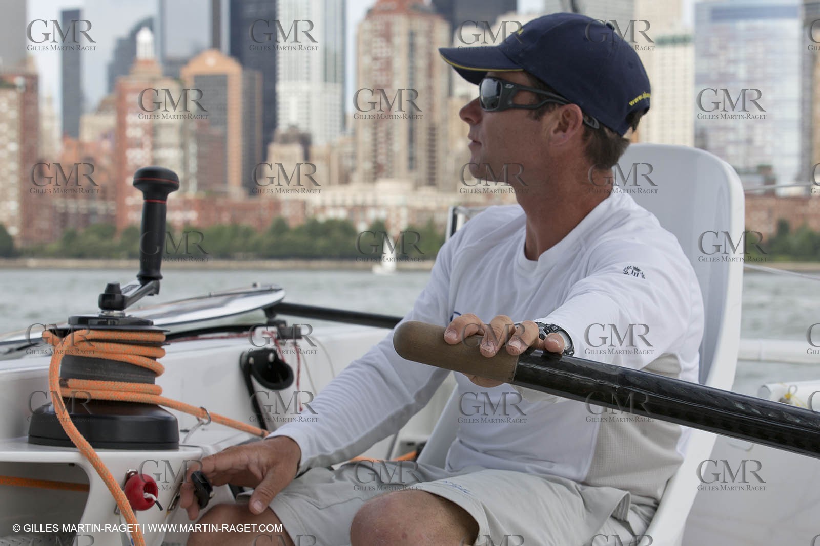 05 07 2012 - New York (USA) - Ocean Krys Race - Speed runs in fornt of NY city