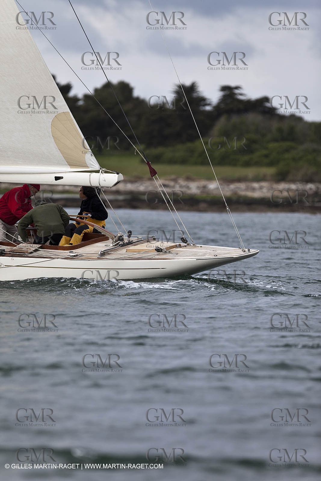 01-05-10 - Le Bono (FRA,56) - Regate Classique - 8m J
