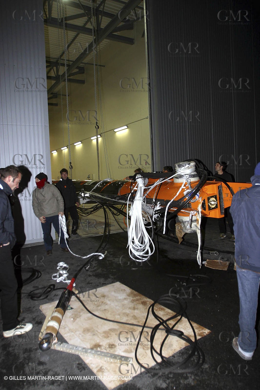 Vannes - Multiplast Boatyard - Orange II 1st rigging