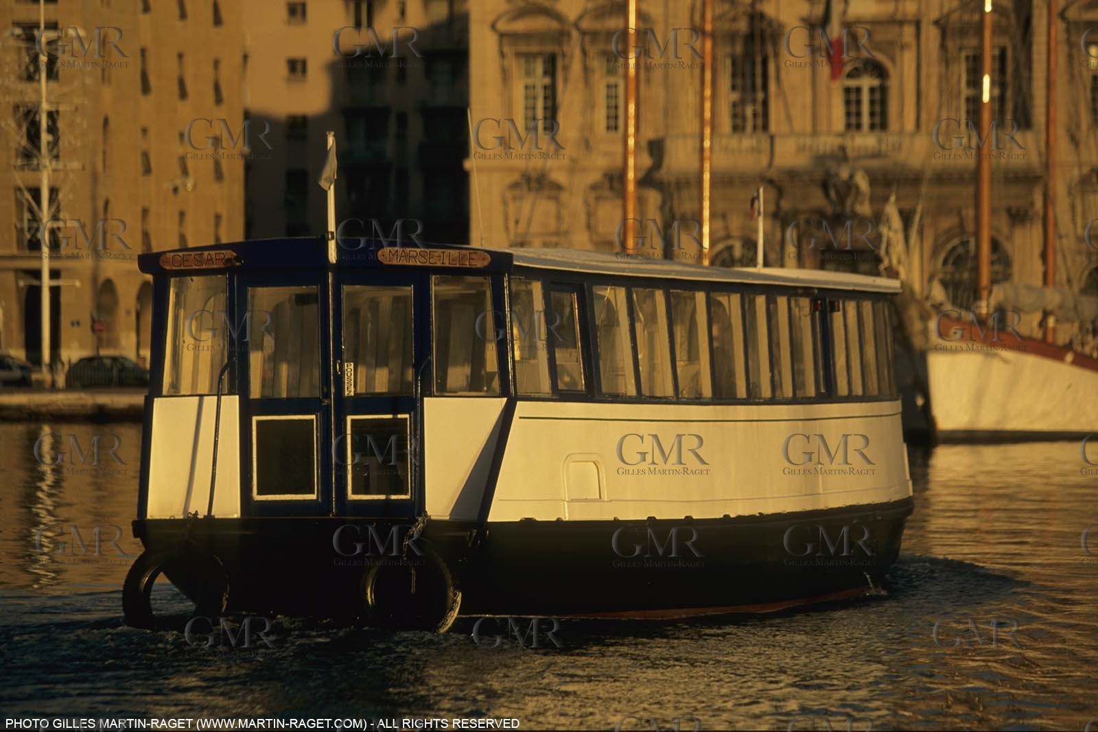 France, Provence, Marseille, Port de commerce, opérations portuaires, métiers de la mer