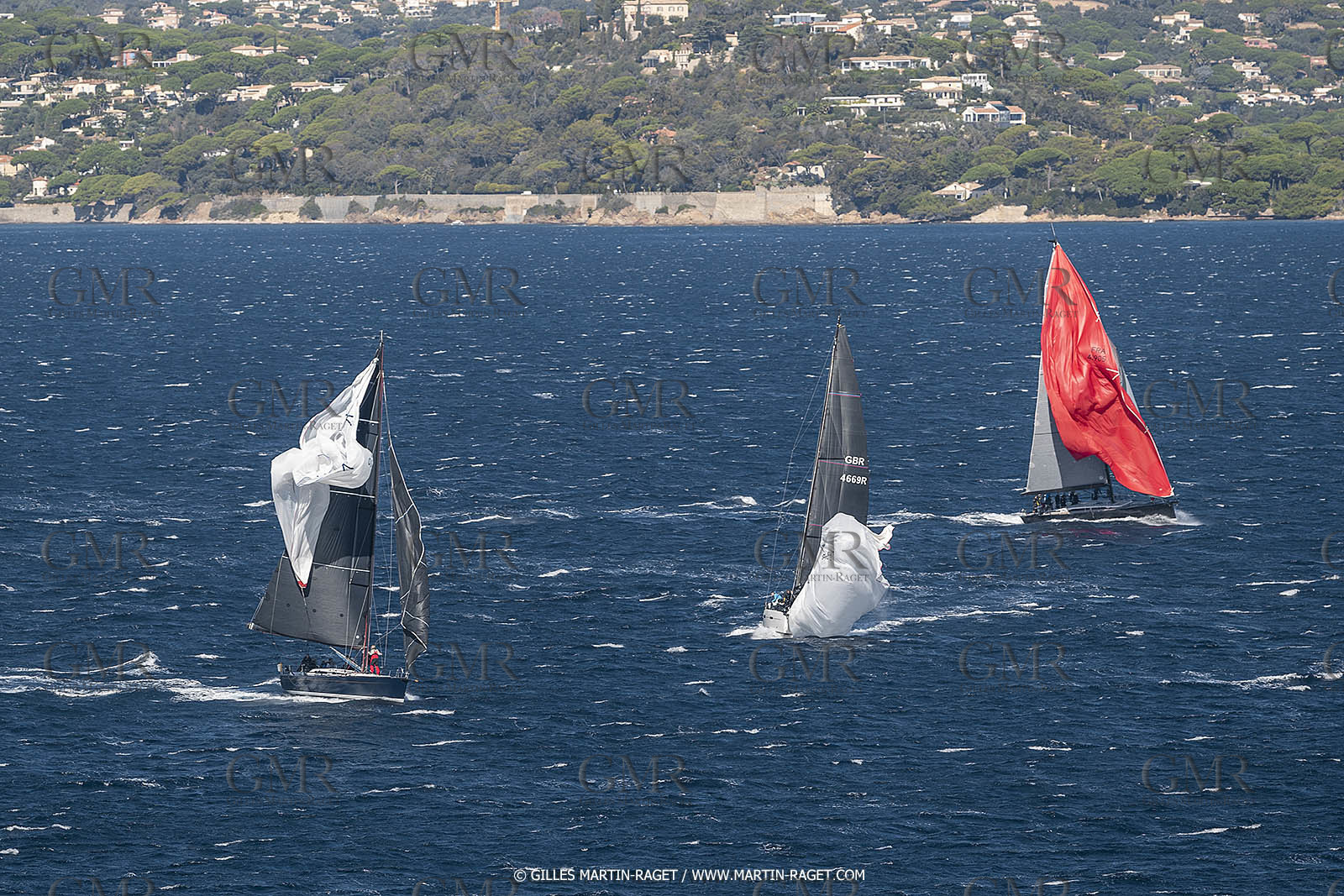 28 09 2022? Saint-Tropez,(FRA,83), Les Voiles de Saint-Tropez 2022 Régate N° 2 poup les modernes, navigation libre pour les grandes goélettes