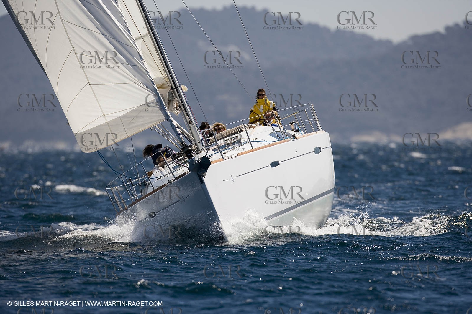 Crusing monohull sailing