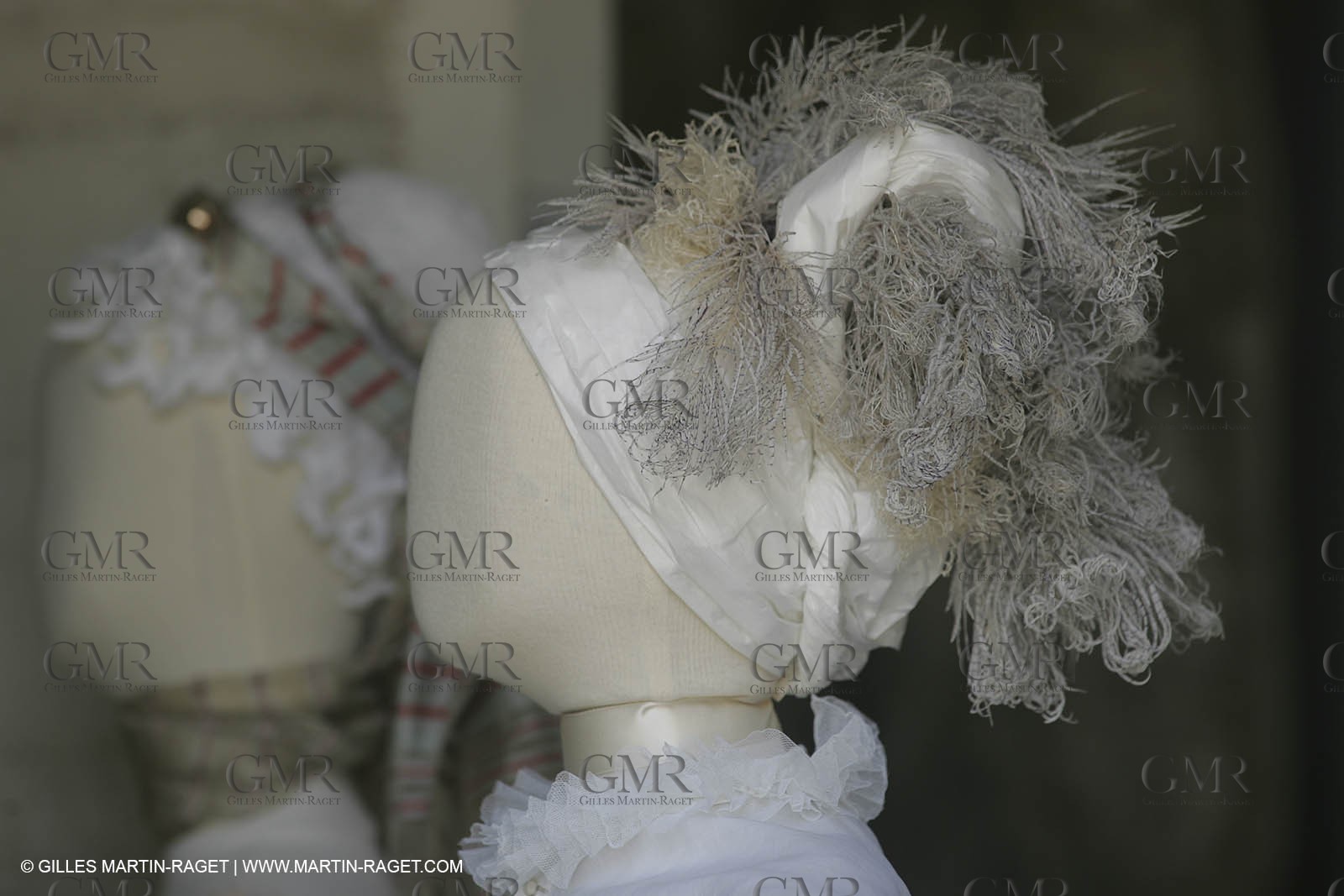 May 2004 - La Tour d'Aigues (FRA, 84) - Old costumes for women of the South exhibition