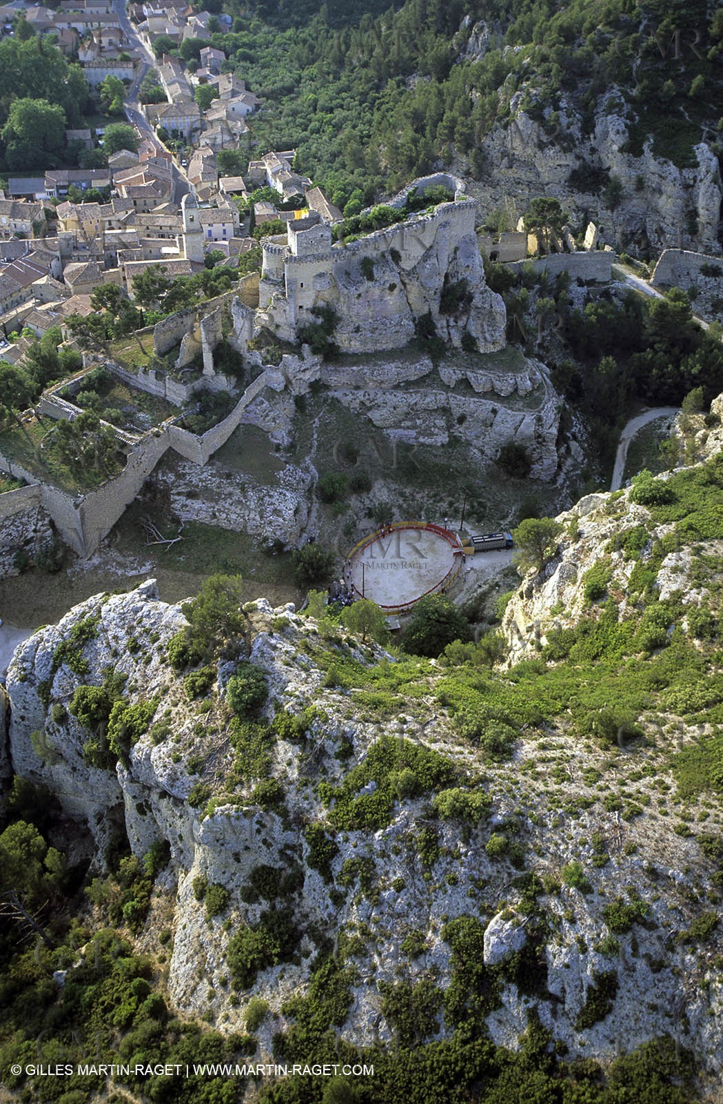 France, Provence, Villages des Alpilles, Boubon (FRA,13)