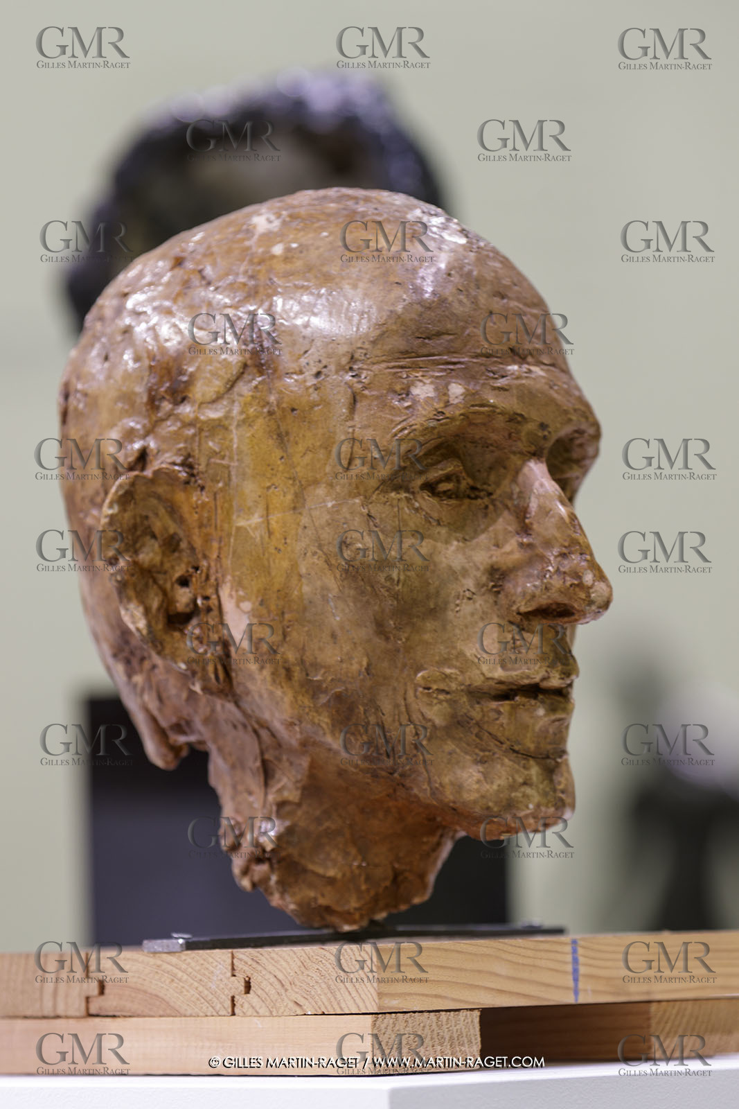 02 05 2023, Paris (FRA), oeuvre de Germaine Richier, Exposition Centre Pompidou 2023,  Le Poète [Geroges Borgeaud] 1945, Plâtre original patiné, 29 x 19 x 22 cm, Collection particulière