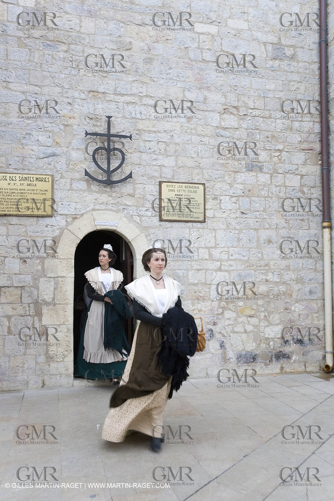 24 02 2007 - Saintes Maries of the Sea (FRA, 13) - Queen of Arles and her assistants in Camargue