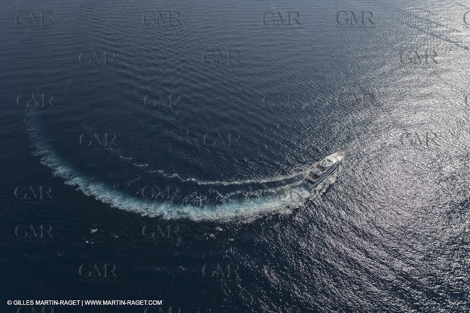 28 07 2007 - St Jean Cap Ferrat - SuperYachts - Motor Yachts - Hampshire